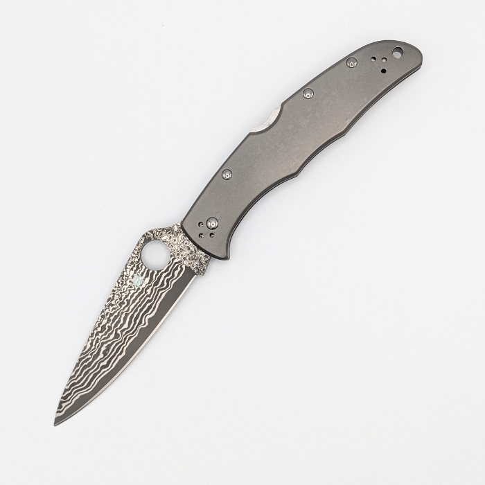 (Scratch & Dent) Spyderco Endura 4 Folding Knife, VG10/Damascus, Titanium, C10TIPD